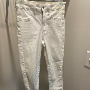 White High Rise American Eagle Jeans